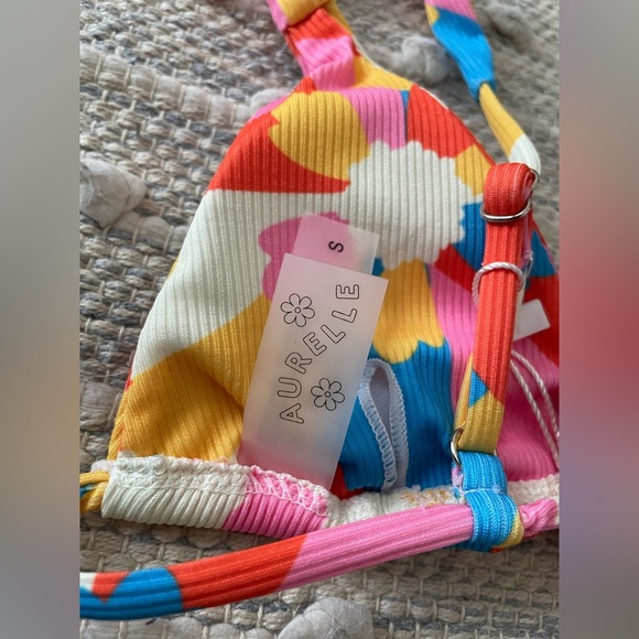 Aurelle Multicolor Floral Bikini Top NWT - Picture 3 of 5